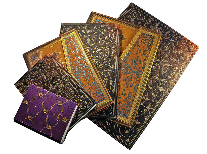 Různé velikosti diářů Paperblanks pro rok 2013 poskytují široký výběr a využití